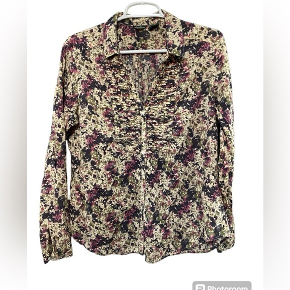 Eddie Bauer Tops - Eddie Bauer pin-tuck bib Long Sleeve Button Up Floral Blouse  size L